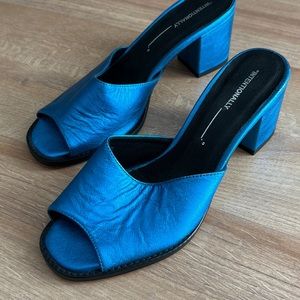 Intentionally Blank Cobalt Blue Metallic Heeled Mule Sandal - Size 7